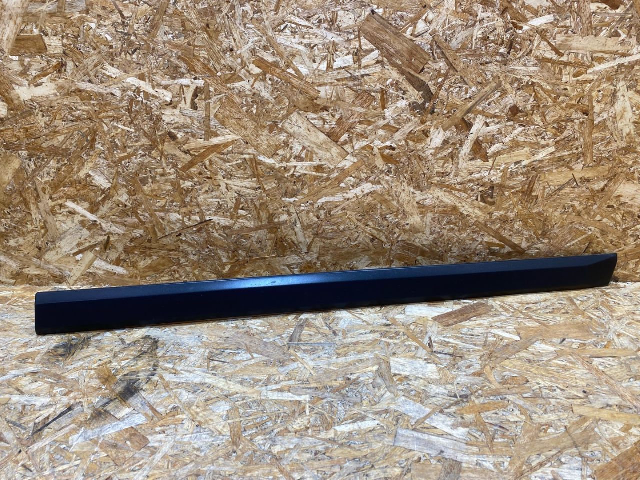 молдинг двери передней правой Volkswagen Golf Alltrack 7 поколение 2017, 1.8 л., бензин, 5G9854940A - фото №1