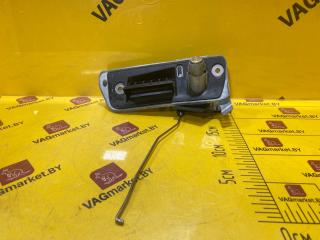 ручка крышки багажника Volkswagen Caddy 4 поколение 2018, 2.0 л., дизель, 2K0827565M