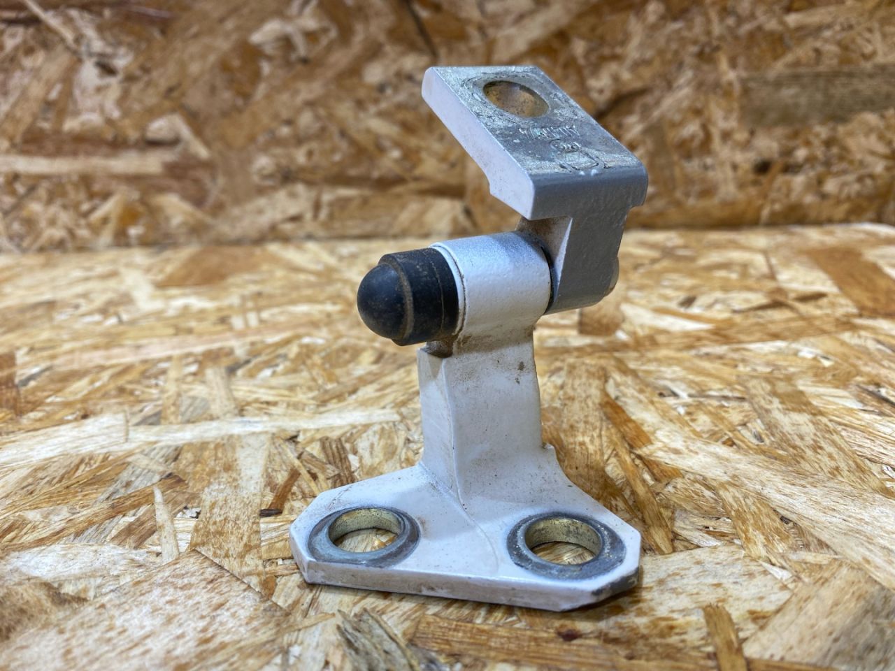 петля двери Volkswagen Passat B7 2014, 2.0 л., дизель, 2C4833402D - фото №1