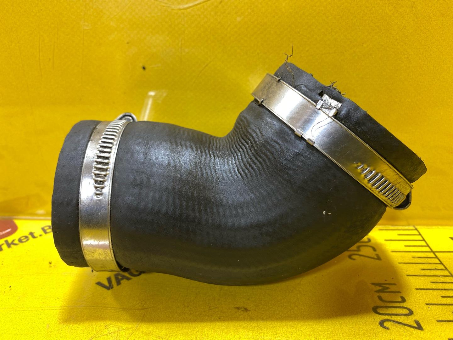 патрубок интеркулера Audi Q3 8U 2012, 2.0 л., бензин, 5N0145838C - фото №2