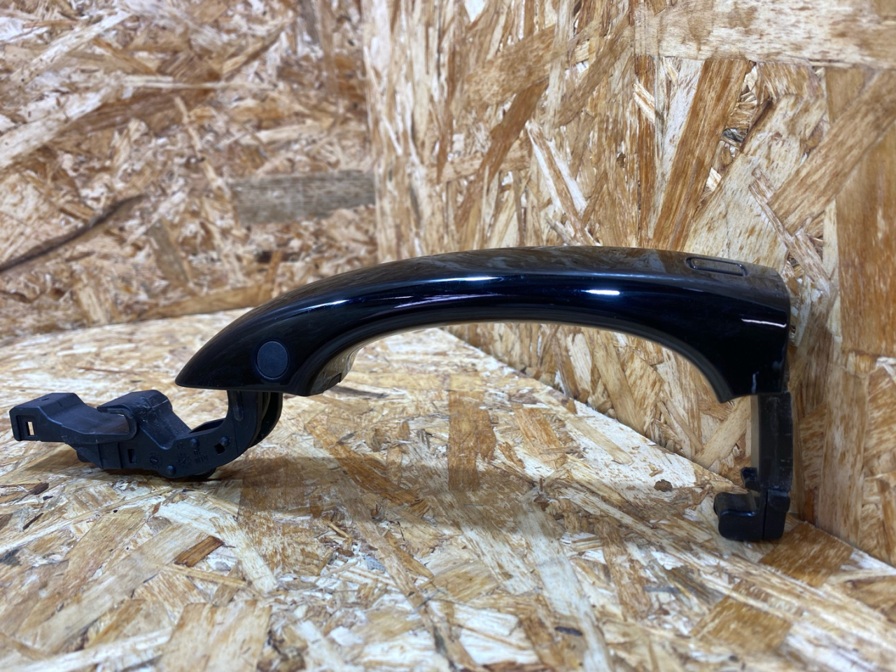 ручка наружная задняя левая Audi Q7 4M 2016, 3.0 л., дизель, 4H0837205 - фото №1