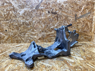 кронштейн генератора Audi Q5 FY 2018, 2.0 л., дизель, 04L903143B