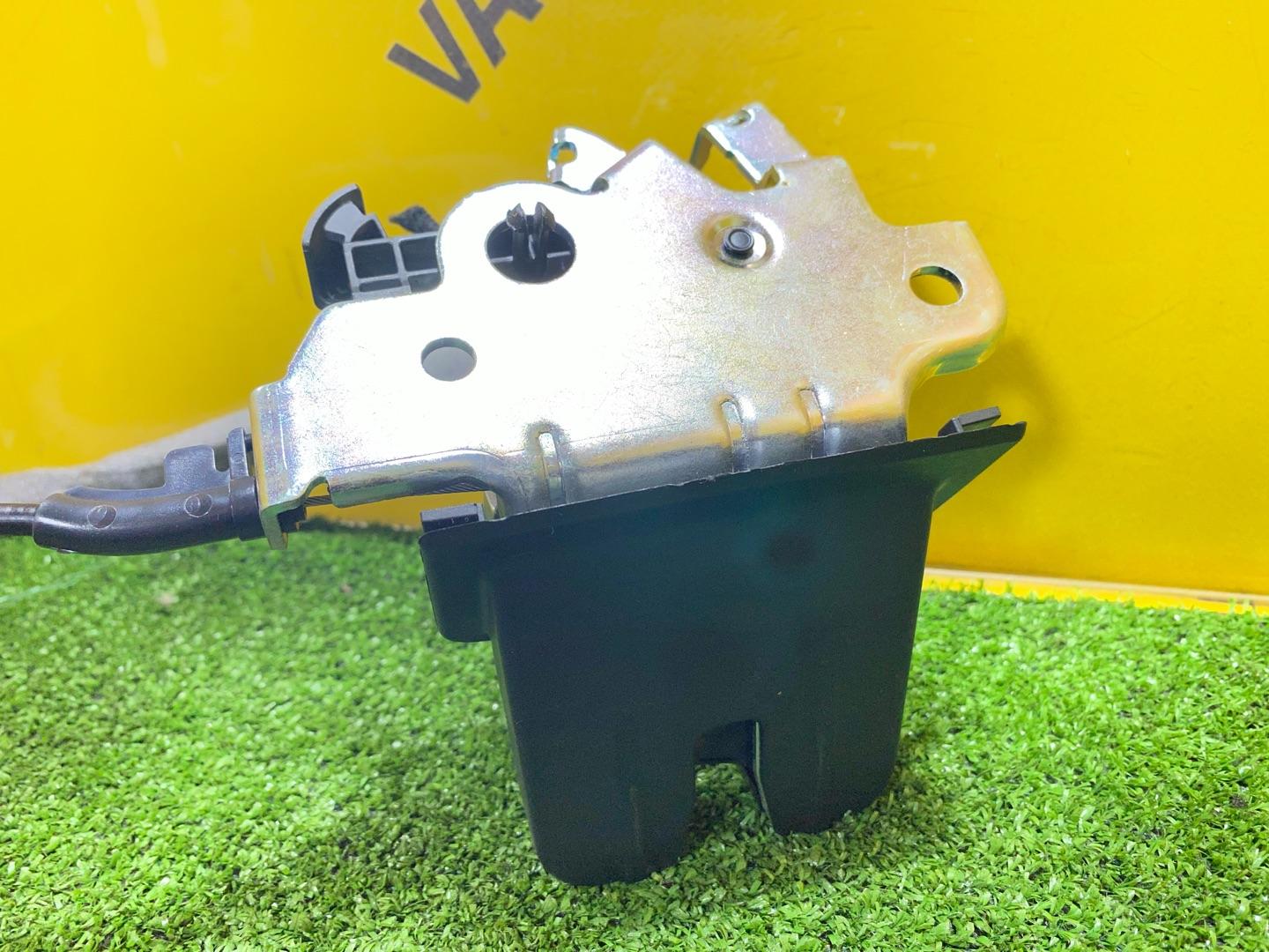 замок багажника Audi Q3 F3 2023, 2.0 л., бензин, 4M0827506D - фото №8