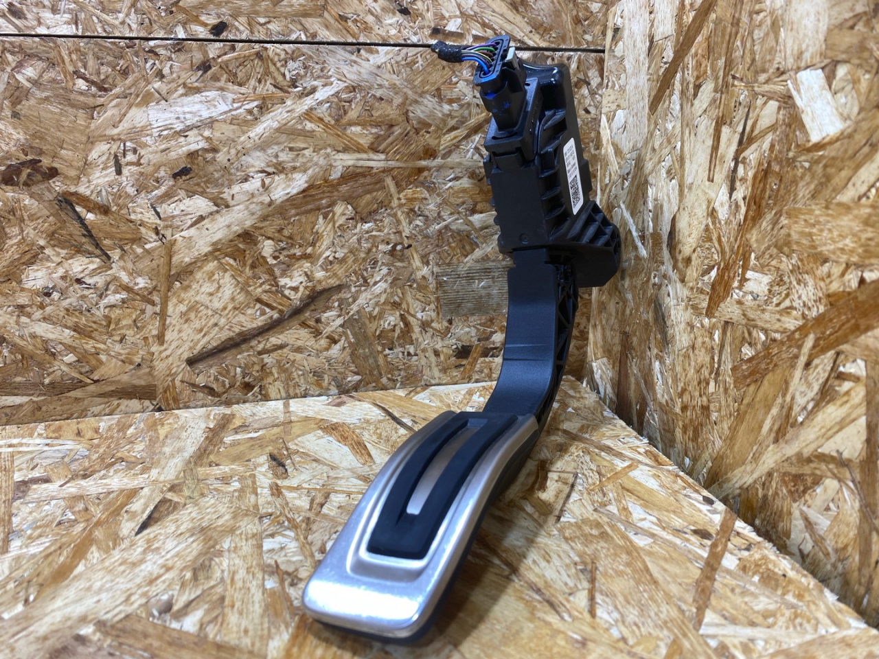 педаль Audi A4 B9 2016, 2.0 л., бензин, 8W1723523A - фото №1