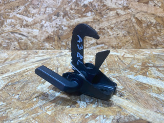 замок капота Audi A3 8V 2015, 1.4 л., бензин, 8V0823480