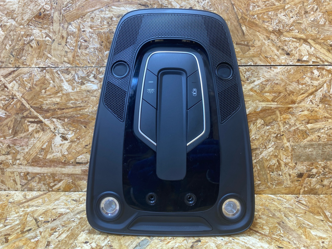 фонарь салона (плафон) Audi A4 B9 2016, 2.0 л., бензин, 8W0947135D - фото №1