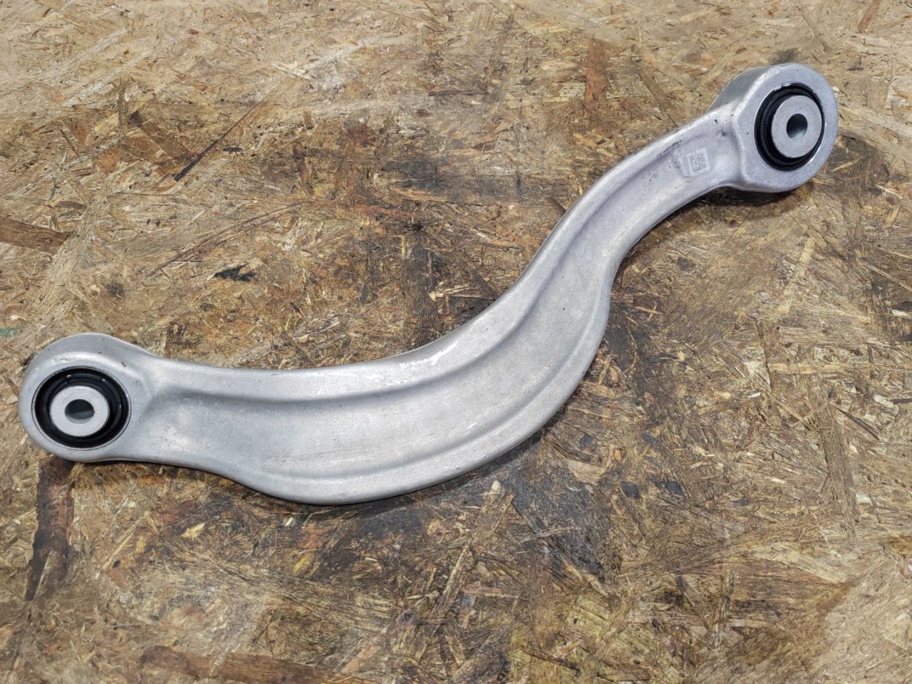 рычаг задний правый Volkswagen Touareg 3 поколение 2019, 3.0 л., дизель, 4M0505398P - фото №1