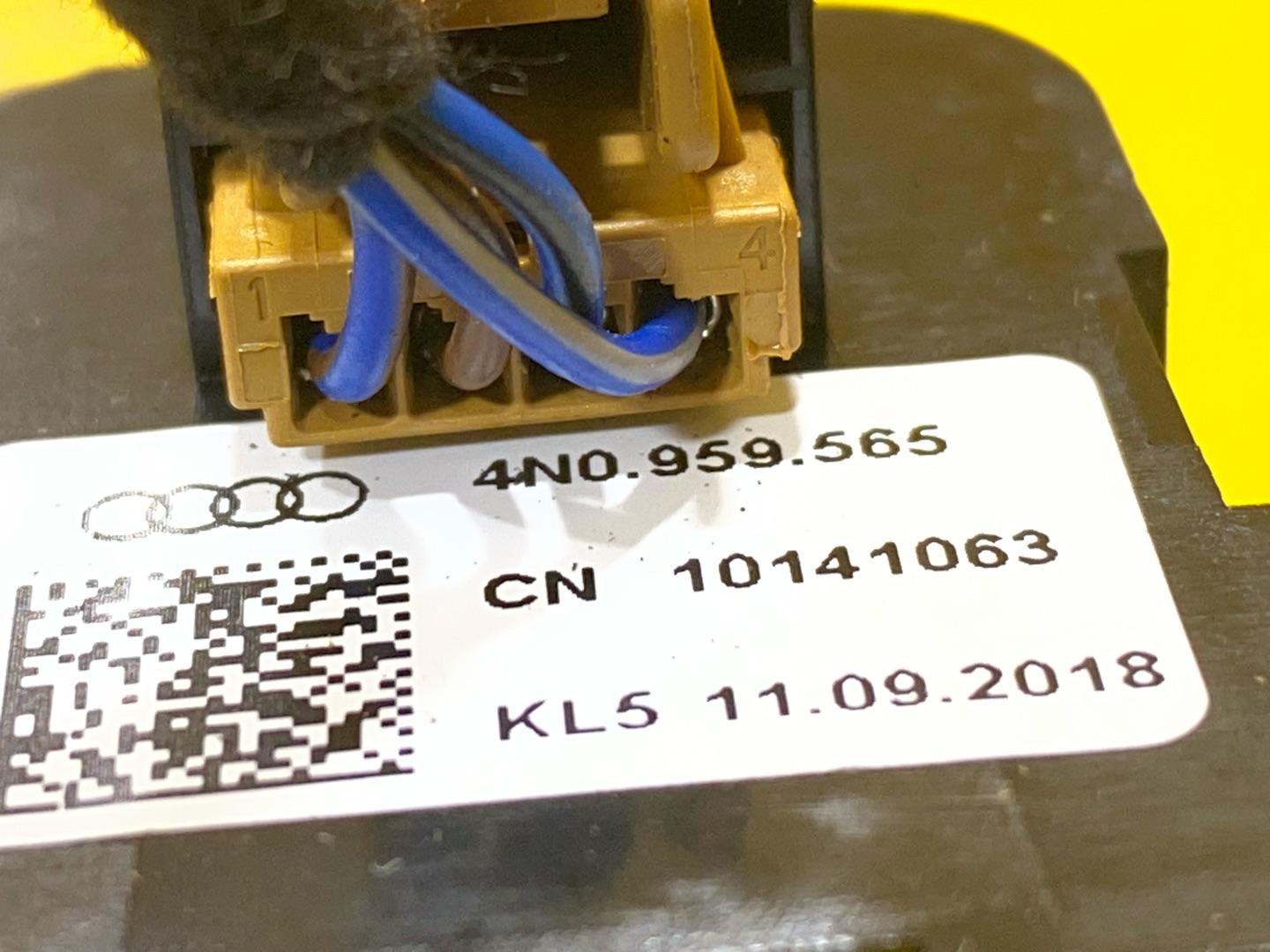 джойстик регулировки зеркал Audi A8 D5 2019, 3.0 л., дизель, 4N0959565 - фото №6