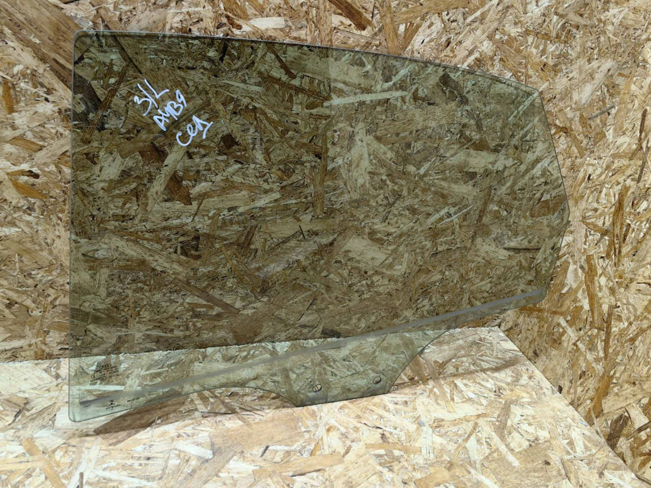 стекло двери задней левой Audi A4 B9 2016, 2.0 л., бензин, 8W5845205 - фото №1