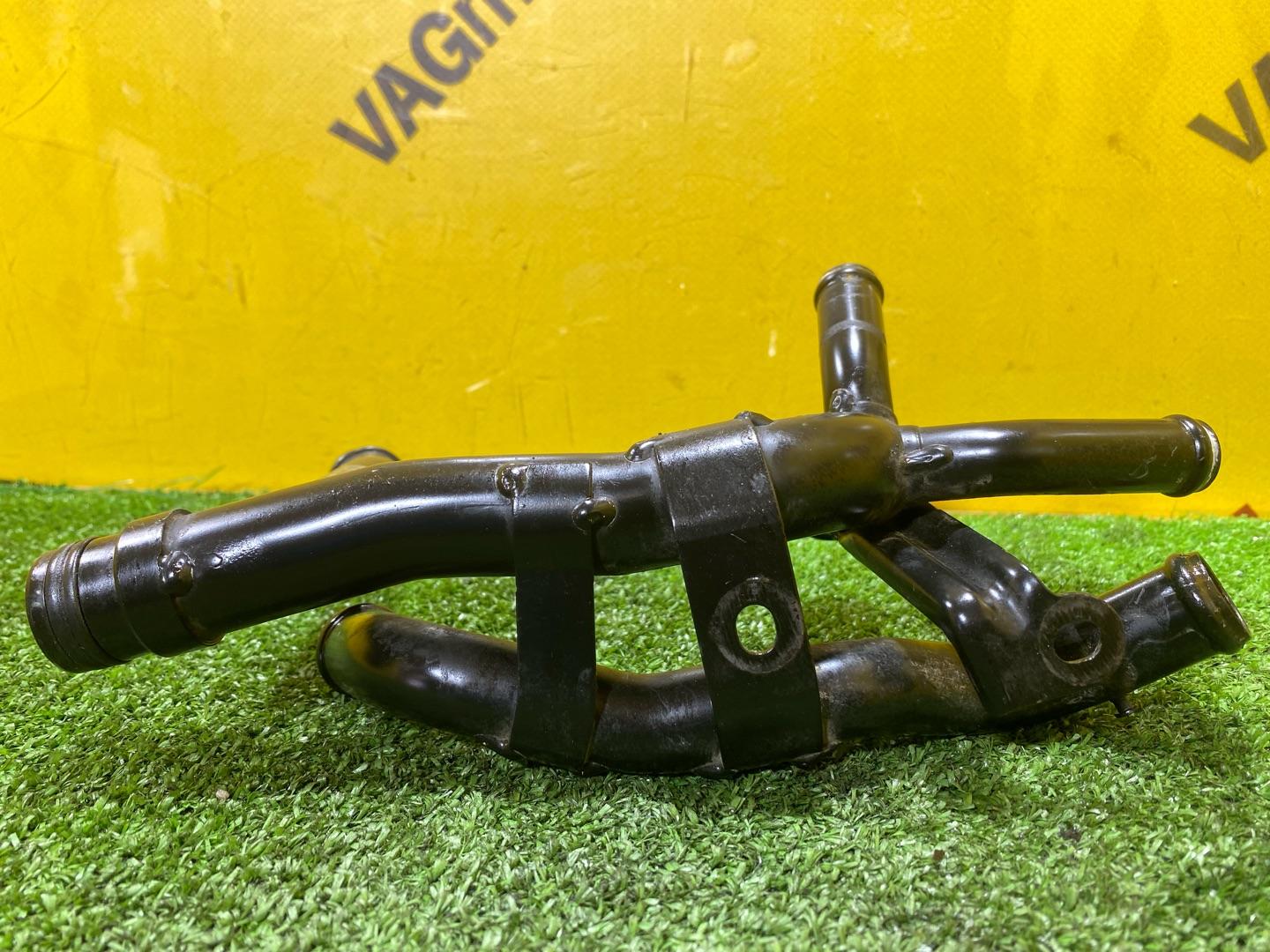 трубка охлаждающей жидкости Volkswagen Amarok 1 поколение 2H 2012, 2.0 л., дизель, 03L121049G - фото №5