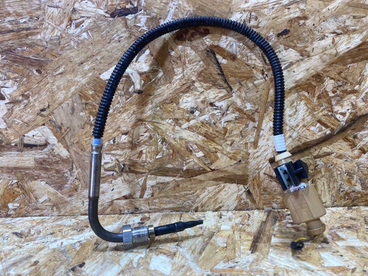 датчик давления (температуры) выхлопных газов Audi Q7 4M 2016, 3.0 л., дизель, 059906088CN - фото №1