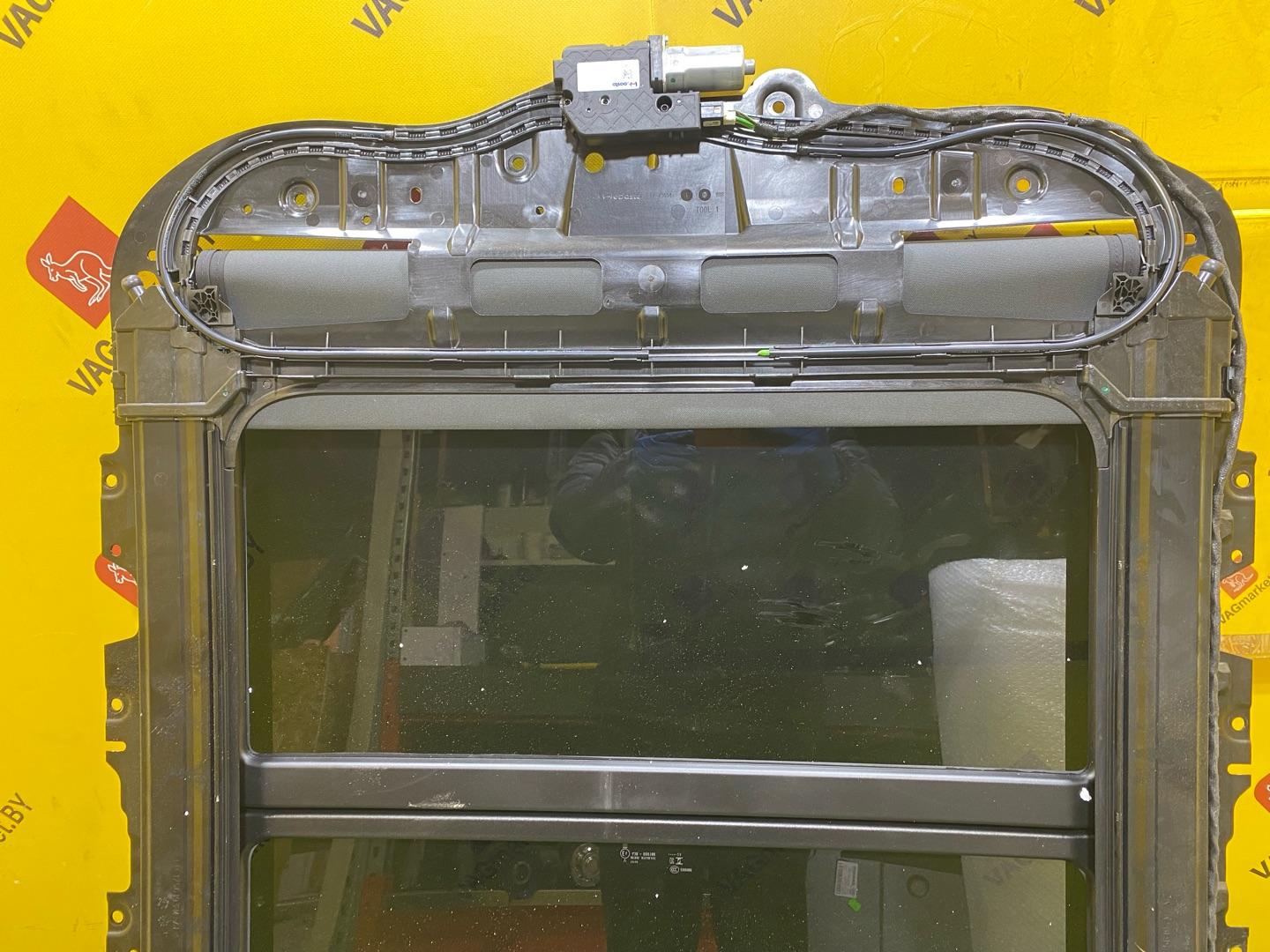 люк Audi Q3 F3 2023, 2.0 л., бензин, 4M8877049C, 4M8877055C, 4M8877056B - фото №8