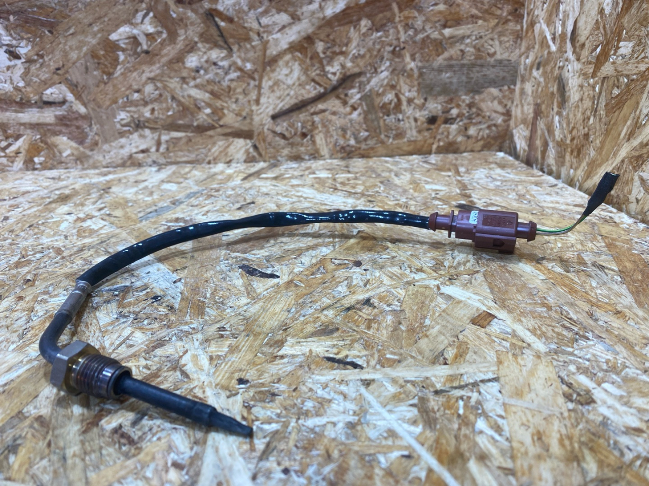 датчик давления (температуры) выхлопных газов Audi Q7 4M 2016, 3.0 л., дизель, 4M0906088AA - фото №1