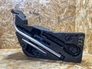 ящик под инструменты Audi Q7 4L [рестайлинг] 2015, 3.0 л., дизель, 4L0C12113E