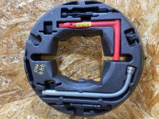 ящик под инструменты Audi A4 B9 2016, 2.0 л., бензин, 8W0012109