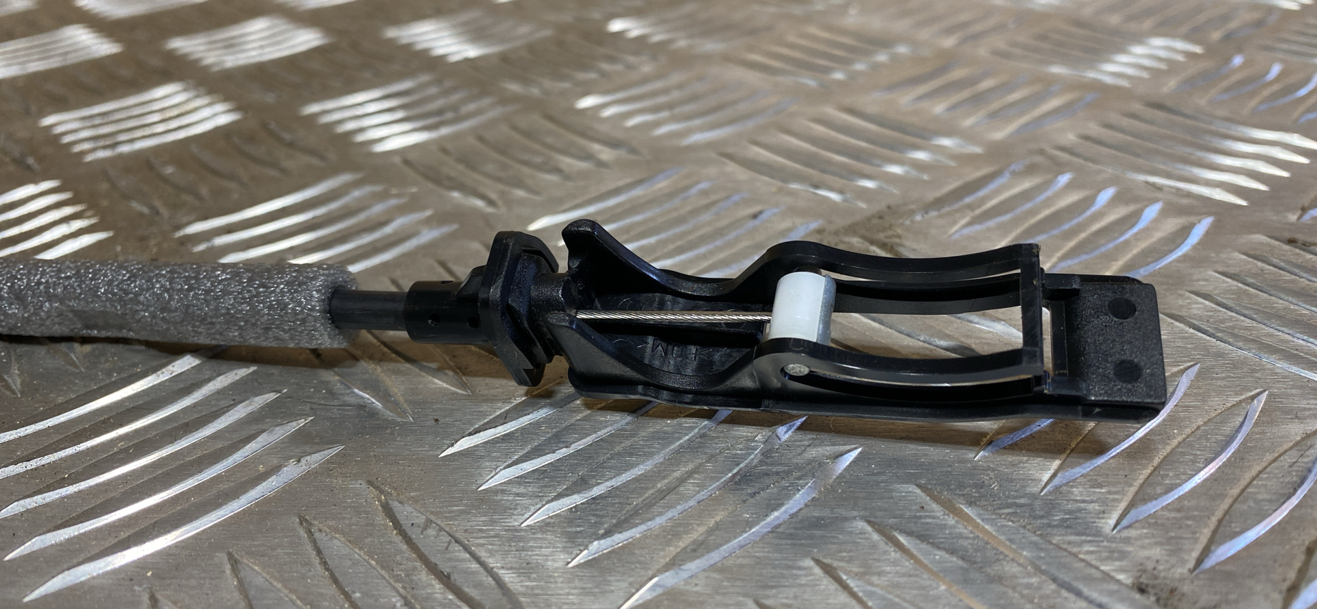 Трос двери задней Volkswagen Tiguan 2 поколение 2018, 2.0 л., бензин, 5NA839085B - фото №3