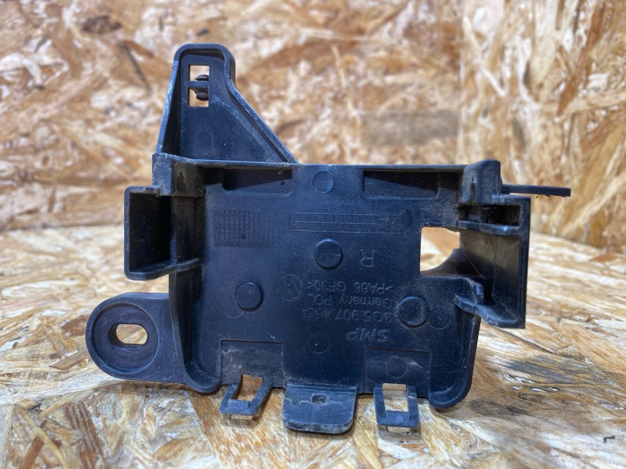 Кронштейн крепления датчика мертвых зон Volkswagen Passat B8 2016, 2.0 л., дизель, 3G5907456A - фото №1