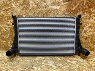 интеркулер Volkswagen T-Roc 1 поколение [рестайлинг] 2024, 2.0 л., бензин, 5Q0145803AD