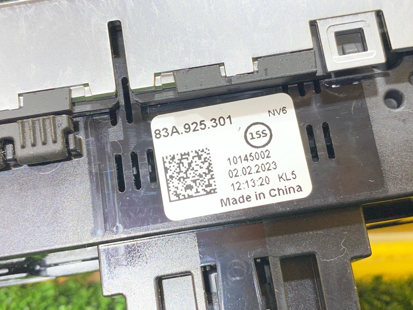 кнопка (выключатель) Audi Q3 F3 2023, 2.0 л., бензин, 83A925301 - фото №9