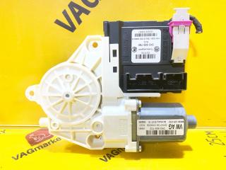 моторчик стеклоподъемника передний правый Volkswagen Caddy 4 поколение 2016, 1.4 л., бензин, 2K5959702A