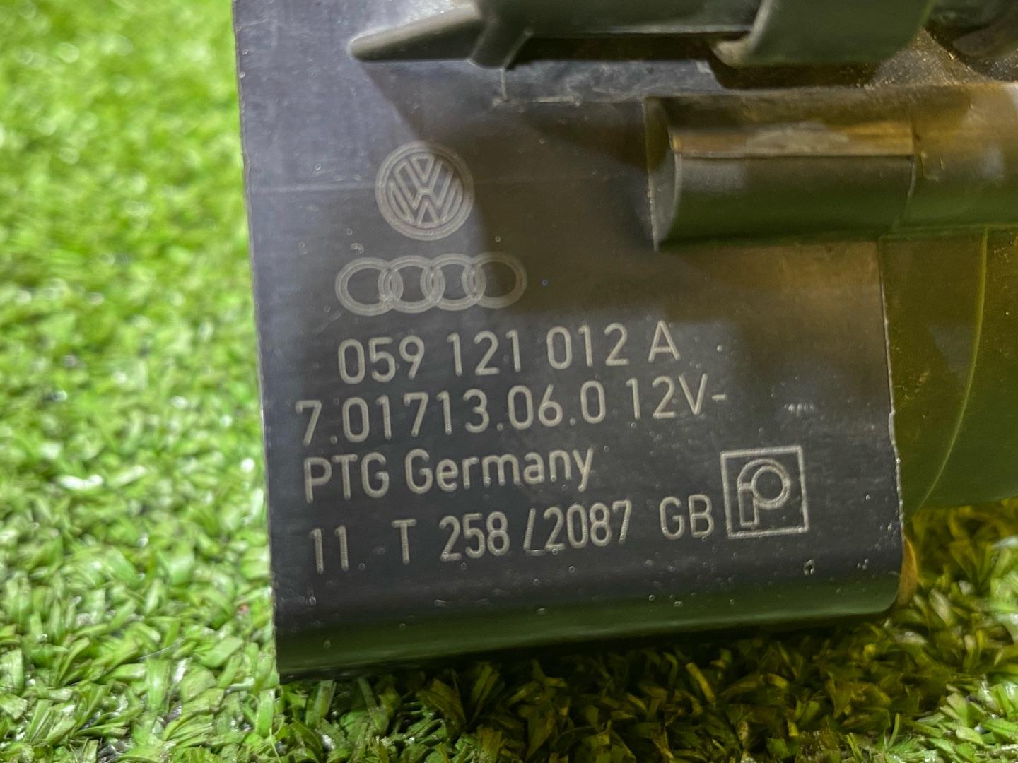 насос антифриза дополнительный Volkswagen Amarok 1 поколение 2H 2012, 2.0 л., дизель, 059121012A - фото №7