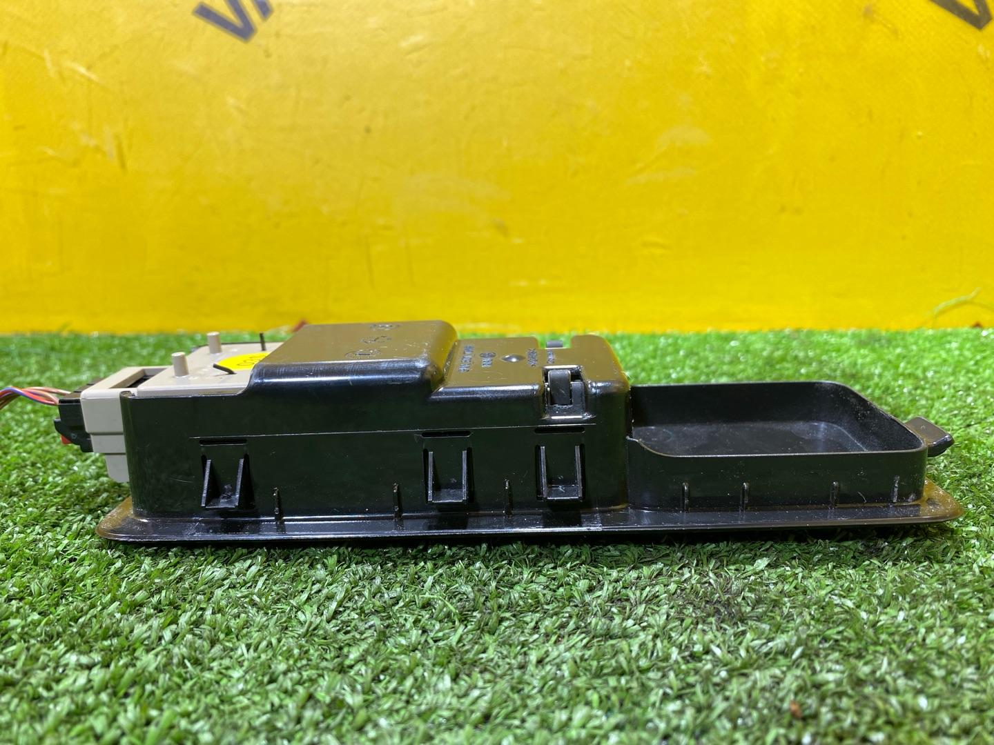 фонарь салона (плафон) Volkswagen Tiguan 2 поколение 2020, 2.0 л., бензин, 5NA861137B - фото №4