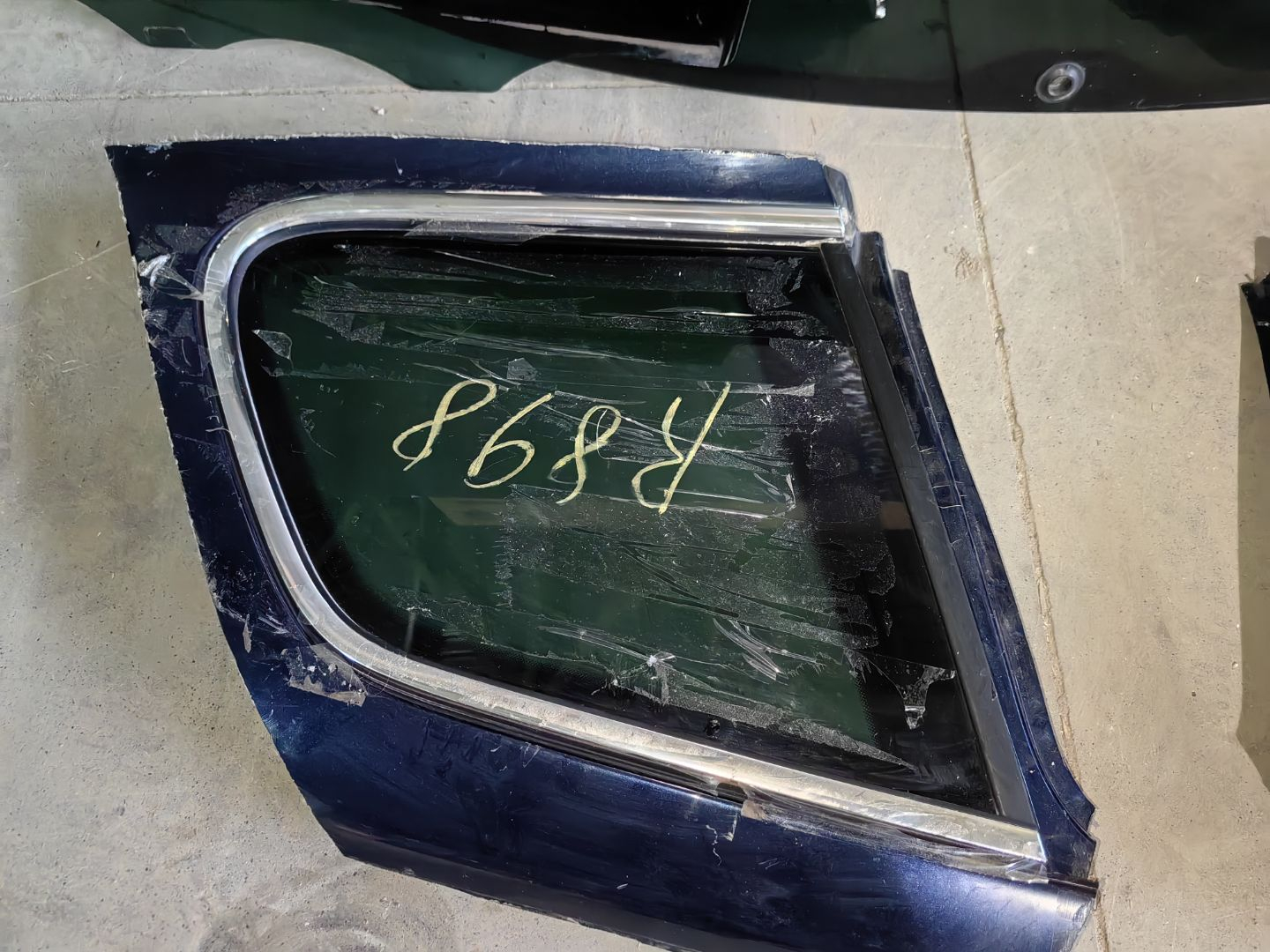 комплект задних стекол Volkswagen Touareg 2 поколение 2012, 3.0 л., дизель, 7P6845051A, 7P6845297AL, 7P6845298S, 7P6845025C, 7P6845026C - фото №5