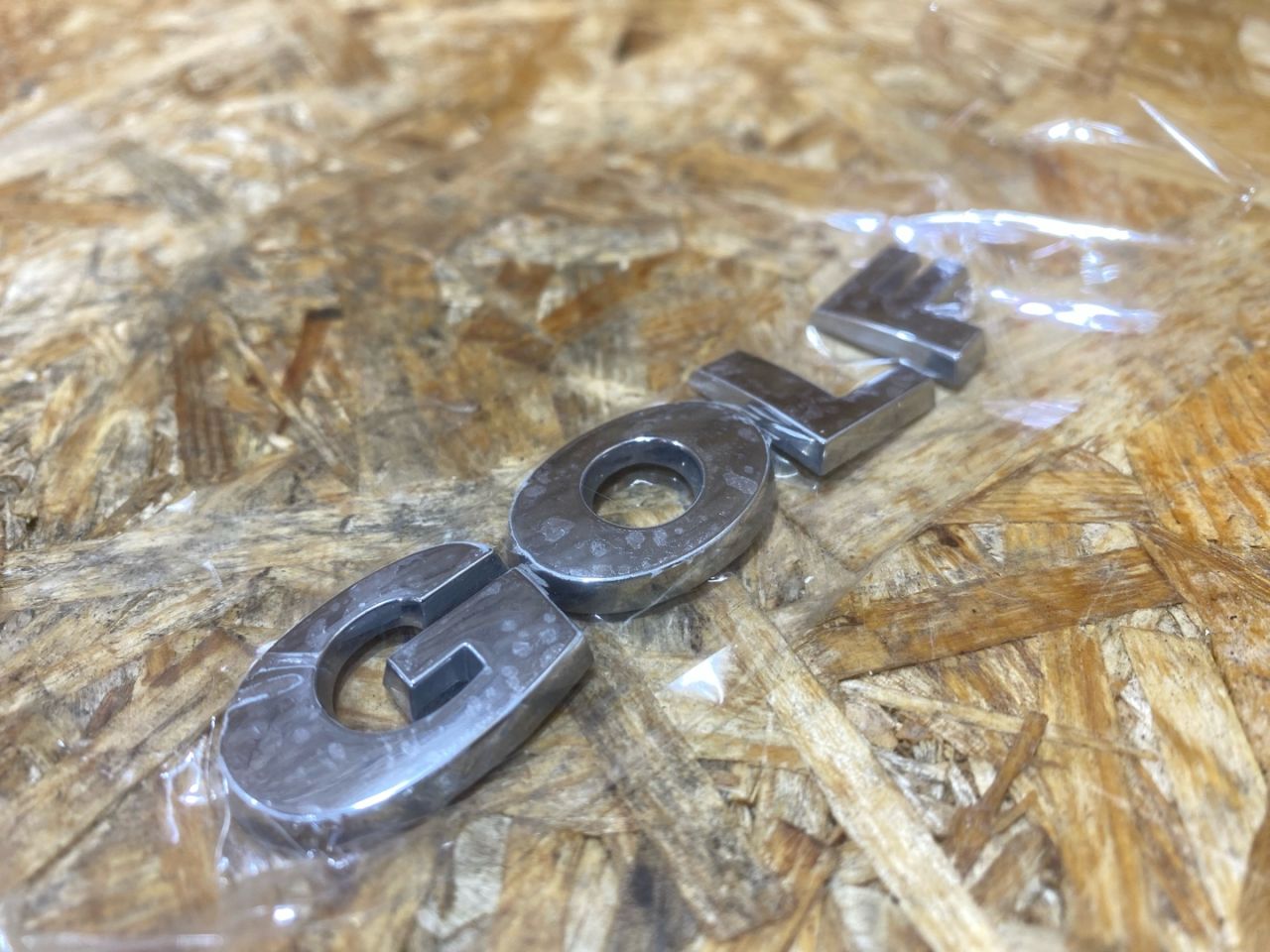 эмблема Volkswagen Golf Alltrack 7 поколение 2017, 1.8 л., бензин, 5G9853687 - фото №1