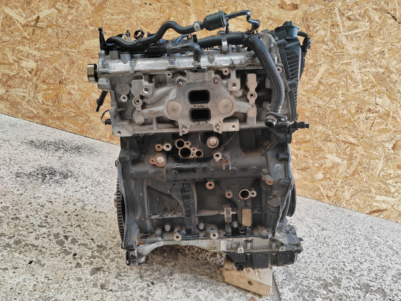 двигатель Audi A4 B9 2016, 2.0 л., бензин, 06L100032E, CVKB - фото №1