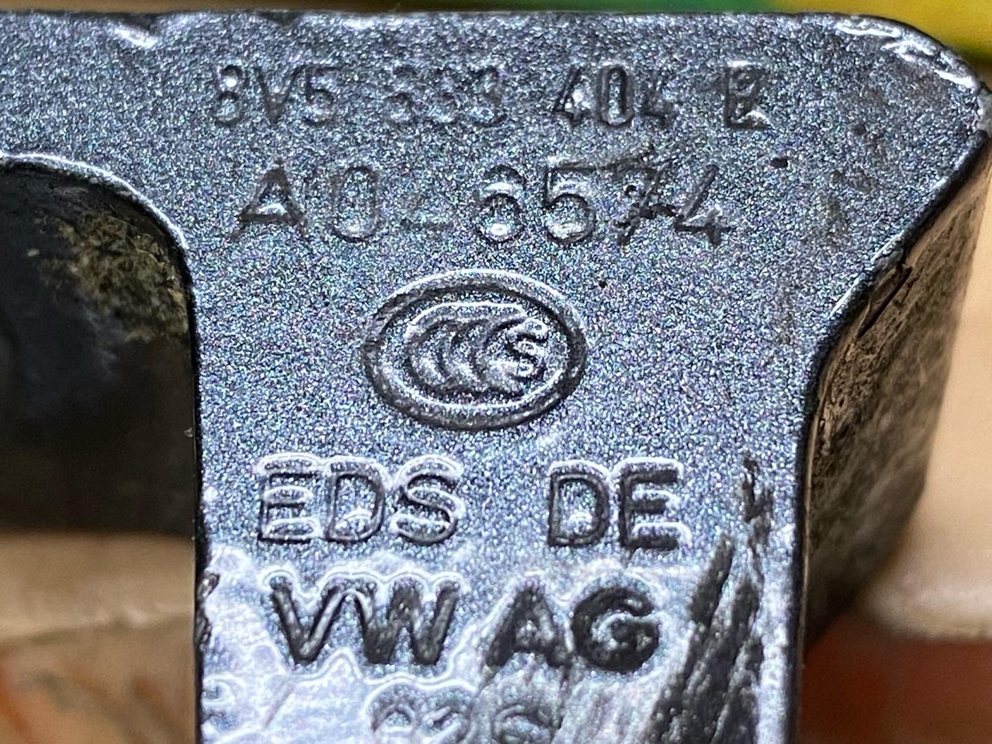 петля двери Audi A8 D5 2019, 3.0 л., дизель, 8V5833404E - фото №5