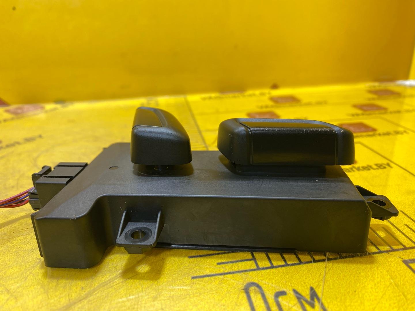 блок управления сиденьем Audi Q3 8U 2012, 2.0 л., бензин, 8W0959748 - фото №5