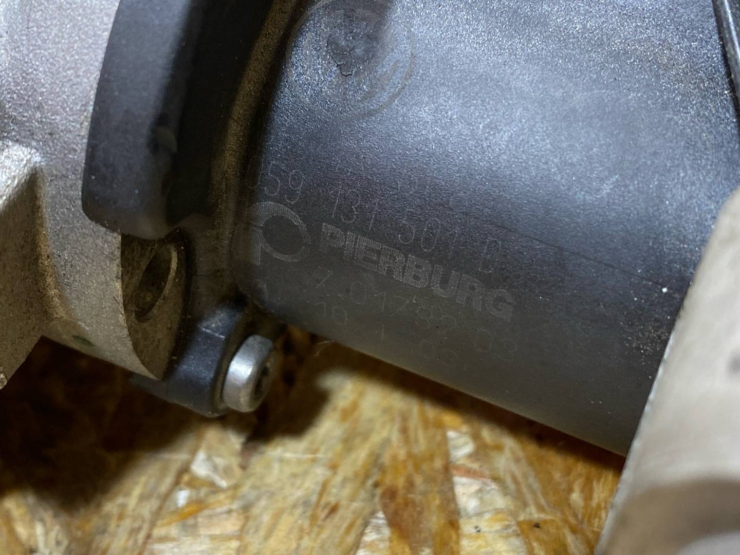 клапан EGR Audi Q7 4L 2009, 3.0 л., дизель, 059131501D - фото №12