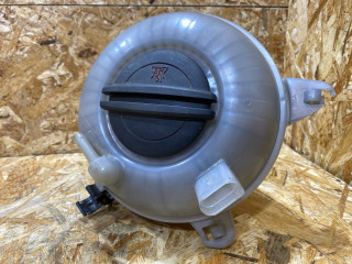 бачок расширительный Volkswagen Passat B8 2016, 2.0 л., дизель, 5Q0121407G