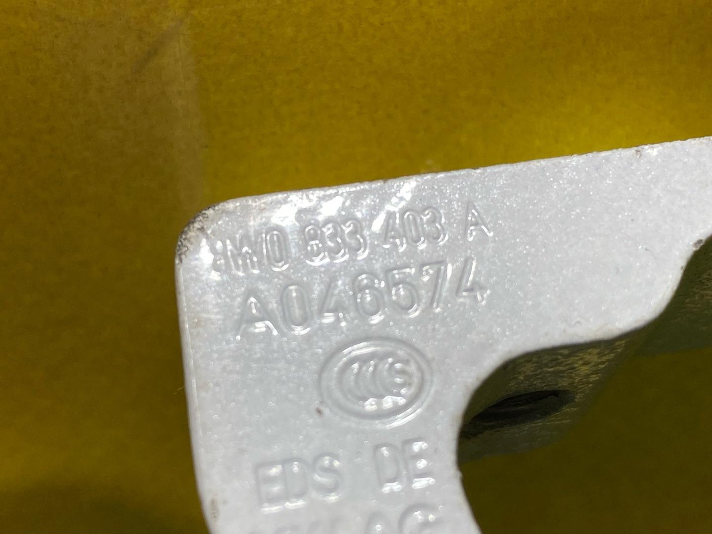 петля двери Audi Q3 Sportback F3 2021, 2.0 л., бензин, 8W0833403A - фото №7