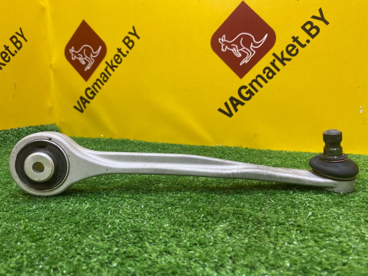 рычаг передний левый Audi A4 B8/8K 2008, 1.8 л., бензин, 8K0407505A - фото №1