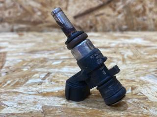 форсунка Audi A4 B9 2016, 2.0 л., бензин, 06L906031A