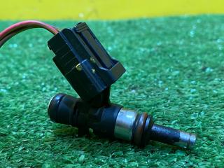 форсунка Skoda Octavia 3 поколение (A7) 2016, 1.8 л., бензин, 06L906031A