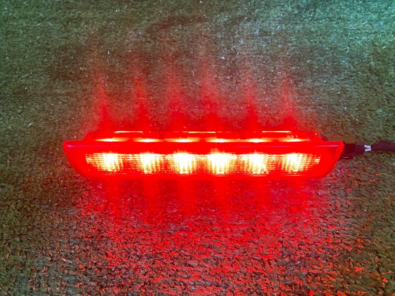 дополнительный стоп-сигнал Volkswagen Caddy 4 поколение 2018, 2.0 л., дизель, 2K0945087G - фото №1