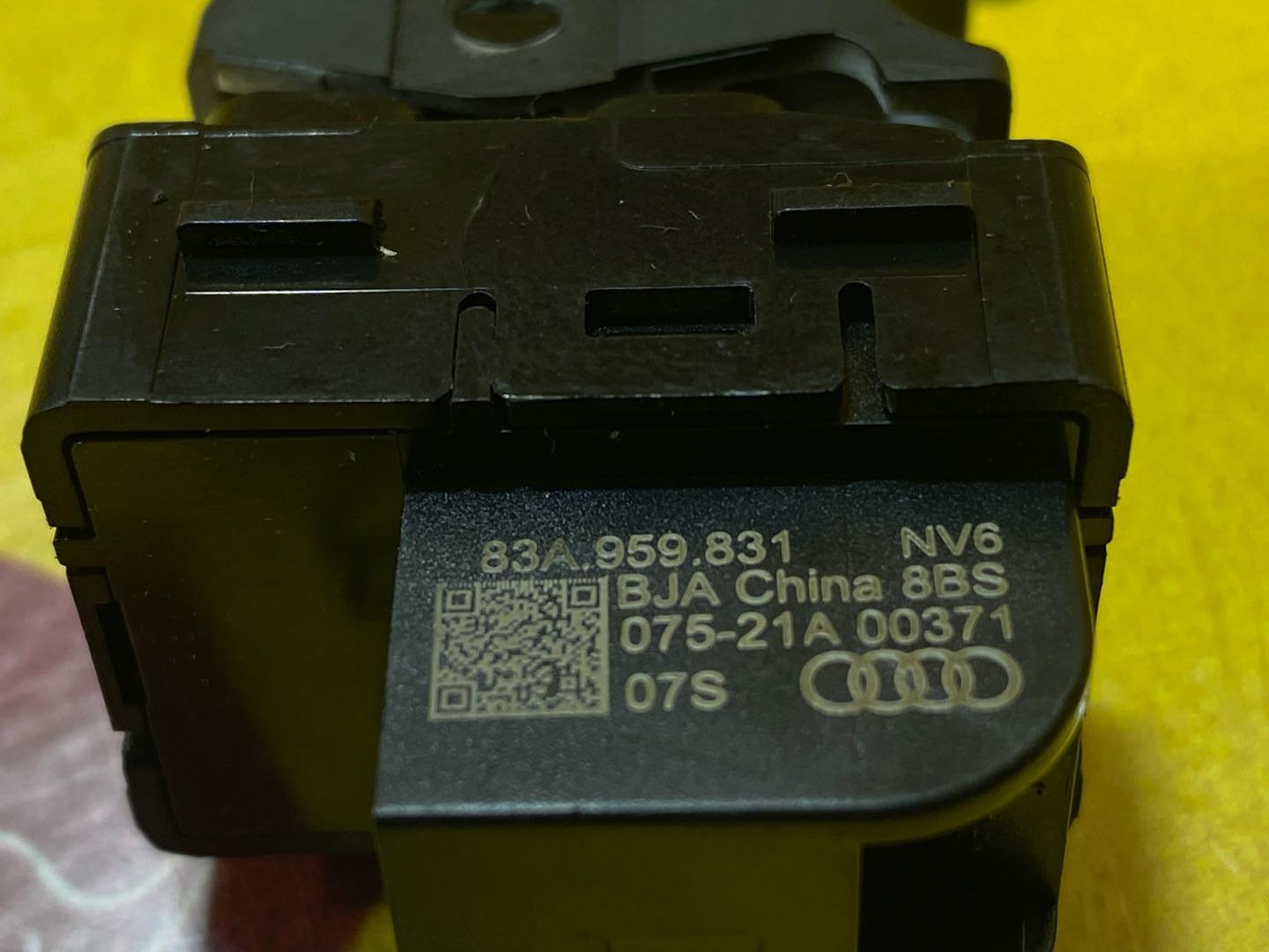 кнопка открытия багажника Audi Q3 F3 2021, 2.0 л., бензин, 83A959831 - фото №6