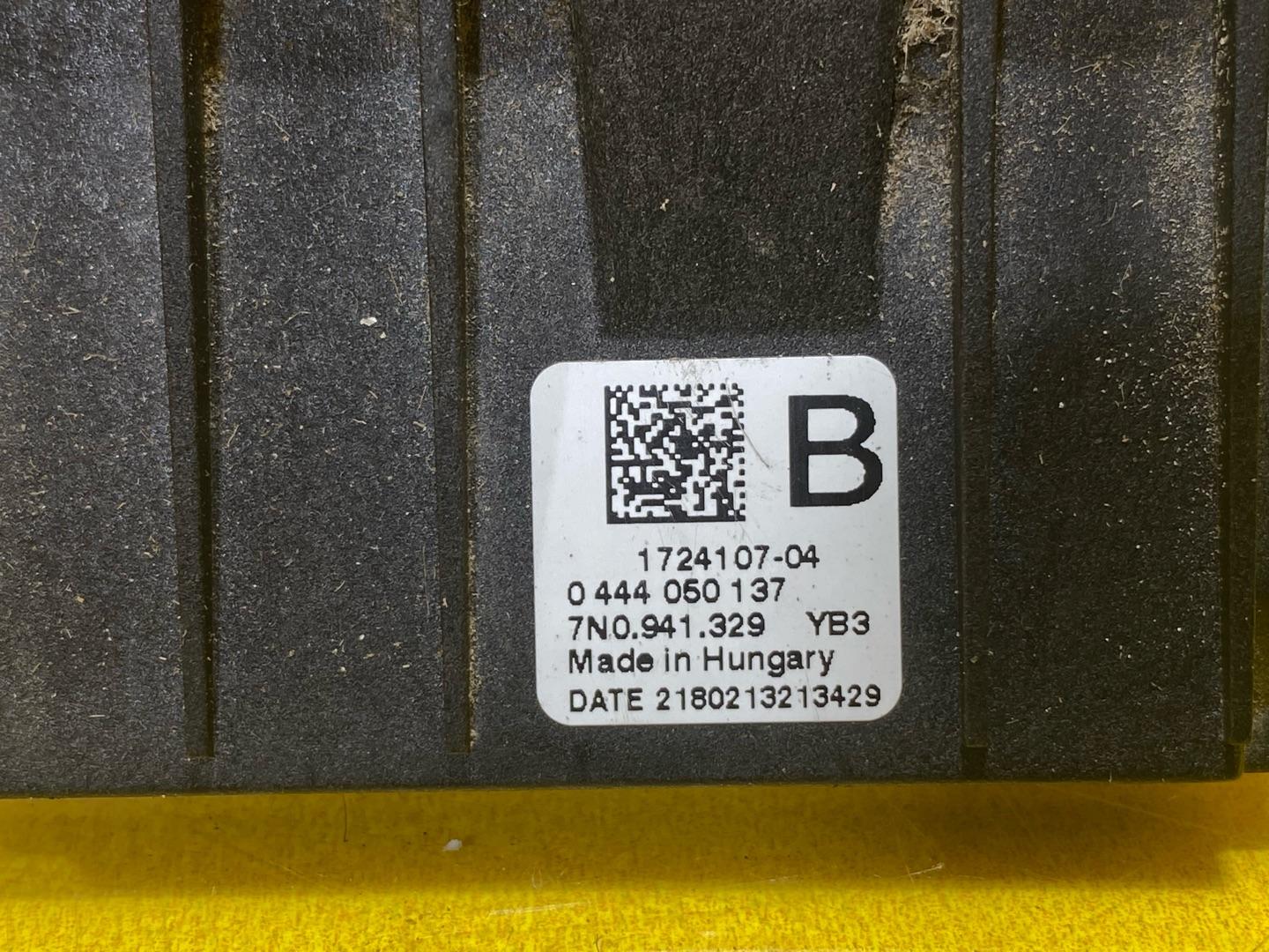 блок управления AdBlue Volkswagen Caddy 4 поколение 2018, 2.0 л., дизель, 7N0941329 - фото №7