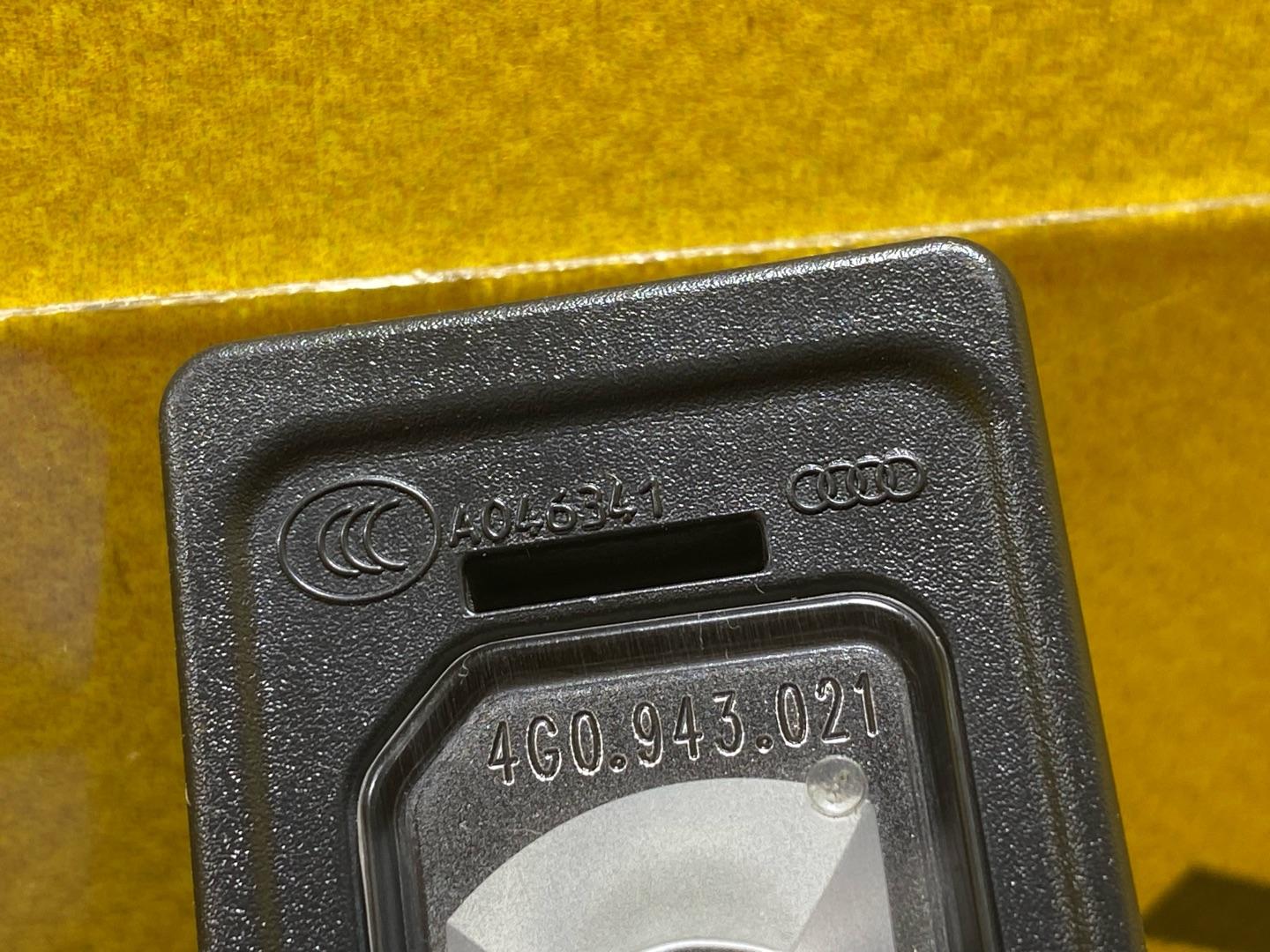 подсветка номера Audi Q3 8U 2012, 2.0 л., бензин, 4G0943021 - фото №6