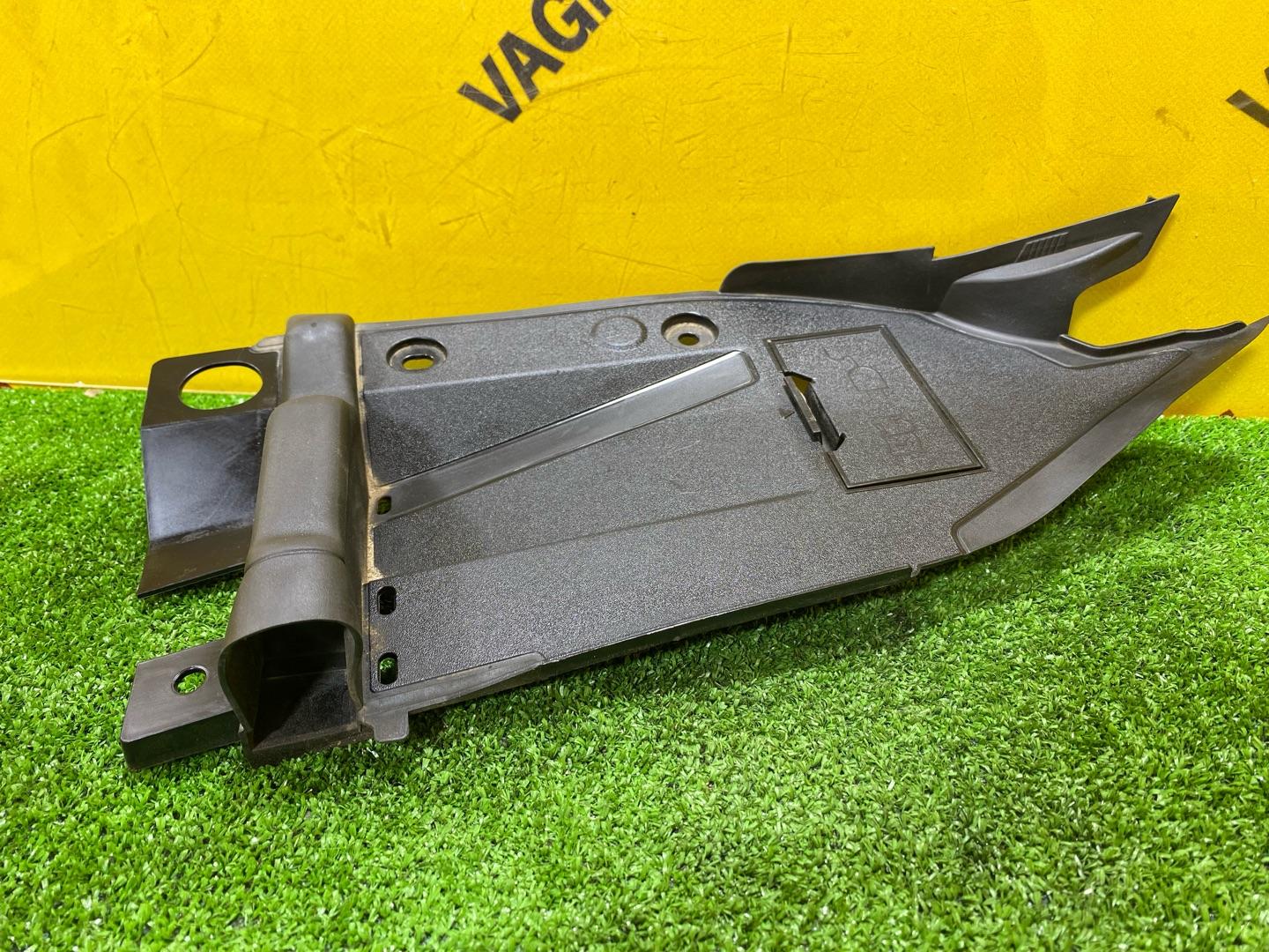 планка под капот Audi e-tron Sportback 1 поколение 2020, электро, 4KE821942A - фото №4