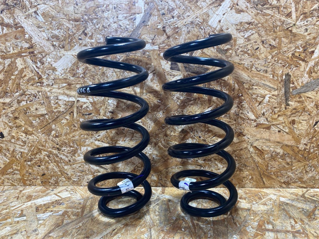 пружина передняя Audi Q5 FY 2018, 2.0 л., дизель, 80A411105AN - фото №1