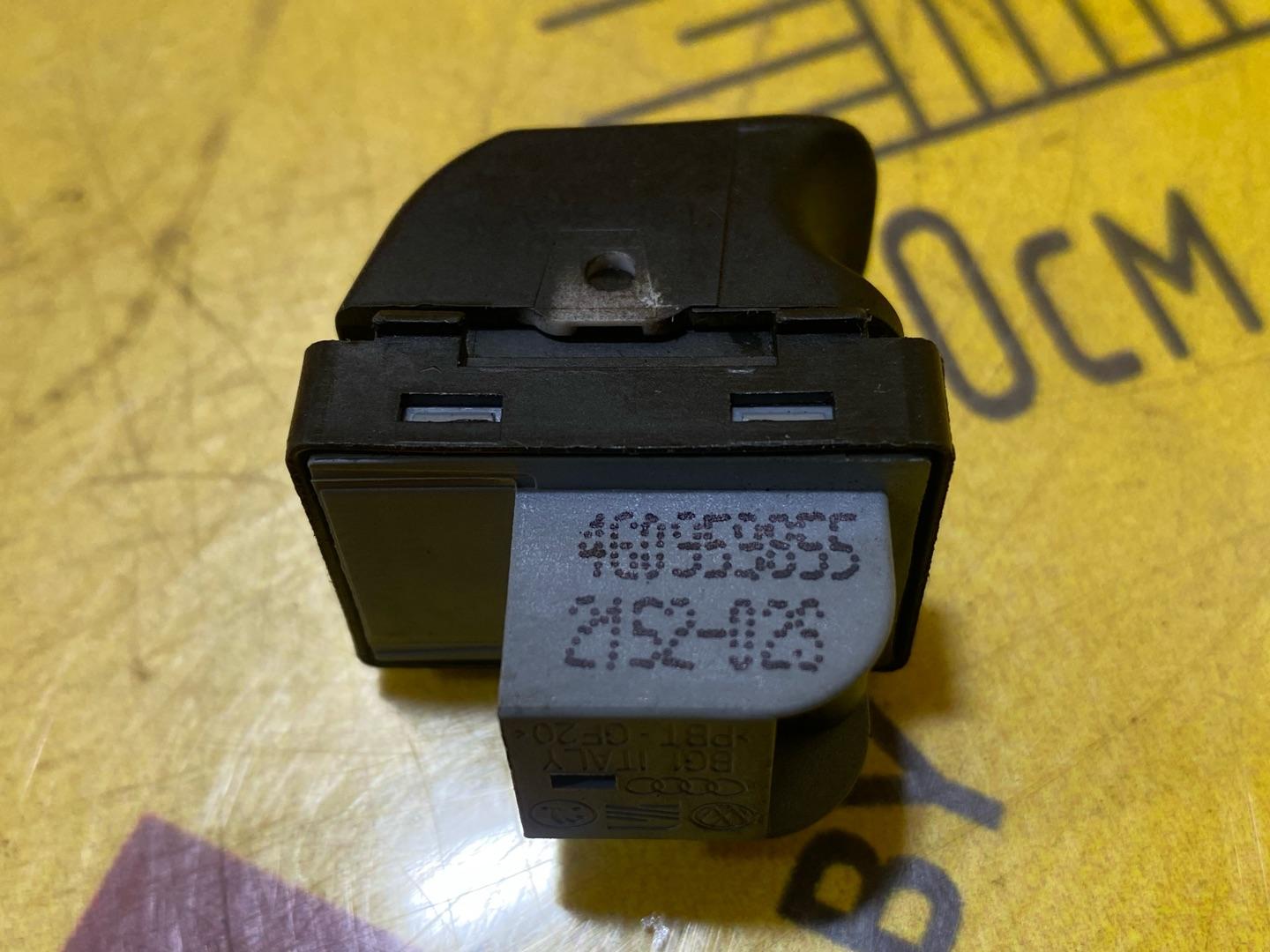кнопка стеклоподъемника Audi Q3 8U 2012, 2.0 л., бензин, 4G0959855 - фото №7