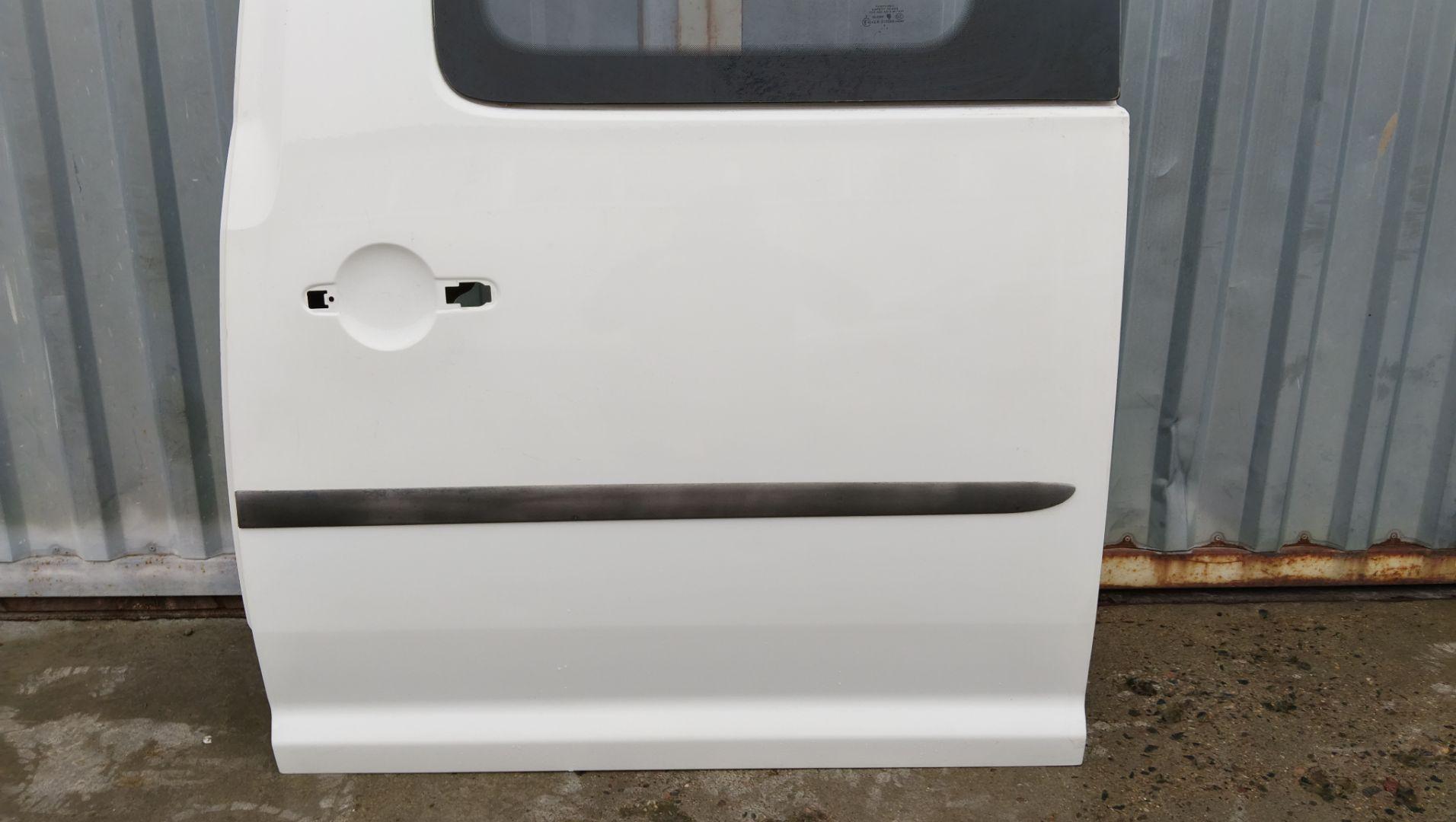 дверь сдвижная Volkswagen Caddy 4 поколение 2018, 2.0 л., дизель, 2K3843107B - фото №4