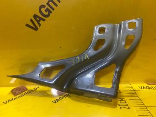 крепление ( кронштейн ) крыла Audi Q3 8U 2012, 2.0 л., бензин, 8U0821136