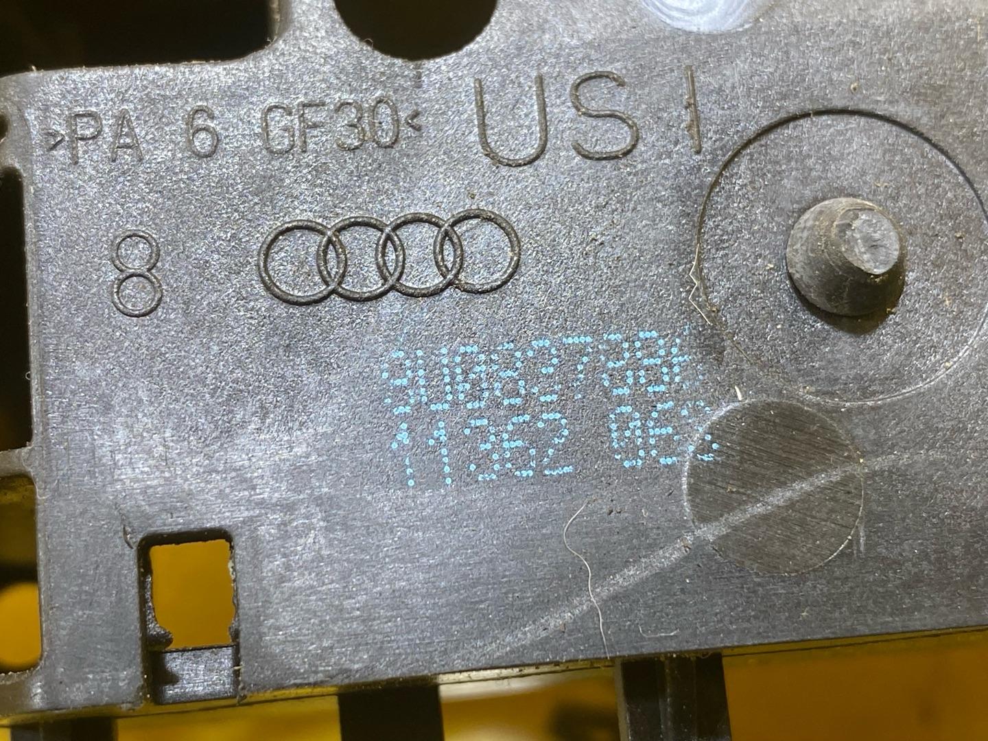 ручка наружная задняя правая Audi Q3 8U 2012, 2.0 л., бензин, 8U0837886 - фото №9