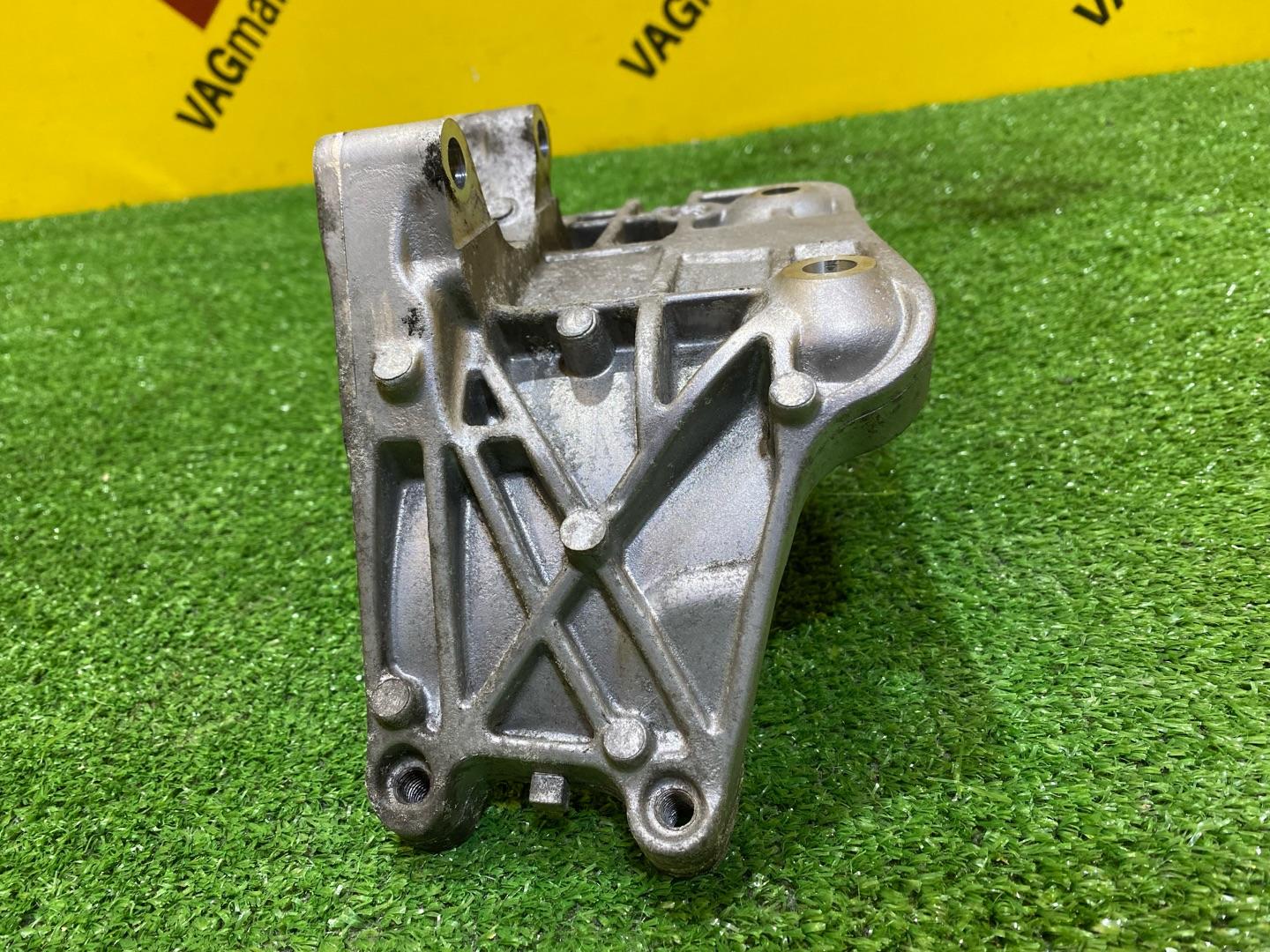 кронштейн генератора Audi A8 D5 2019, 3.0 л., дизель, 059903143BH - фото №4
