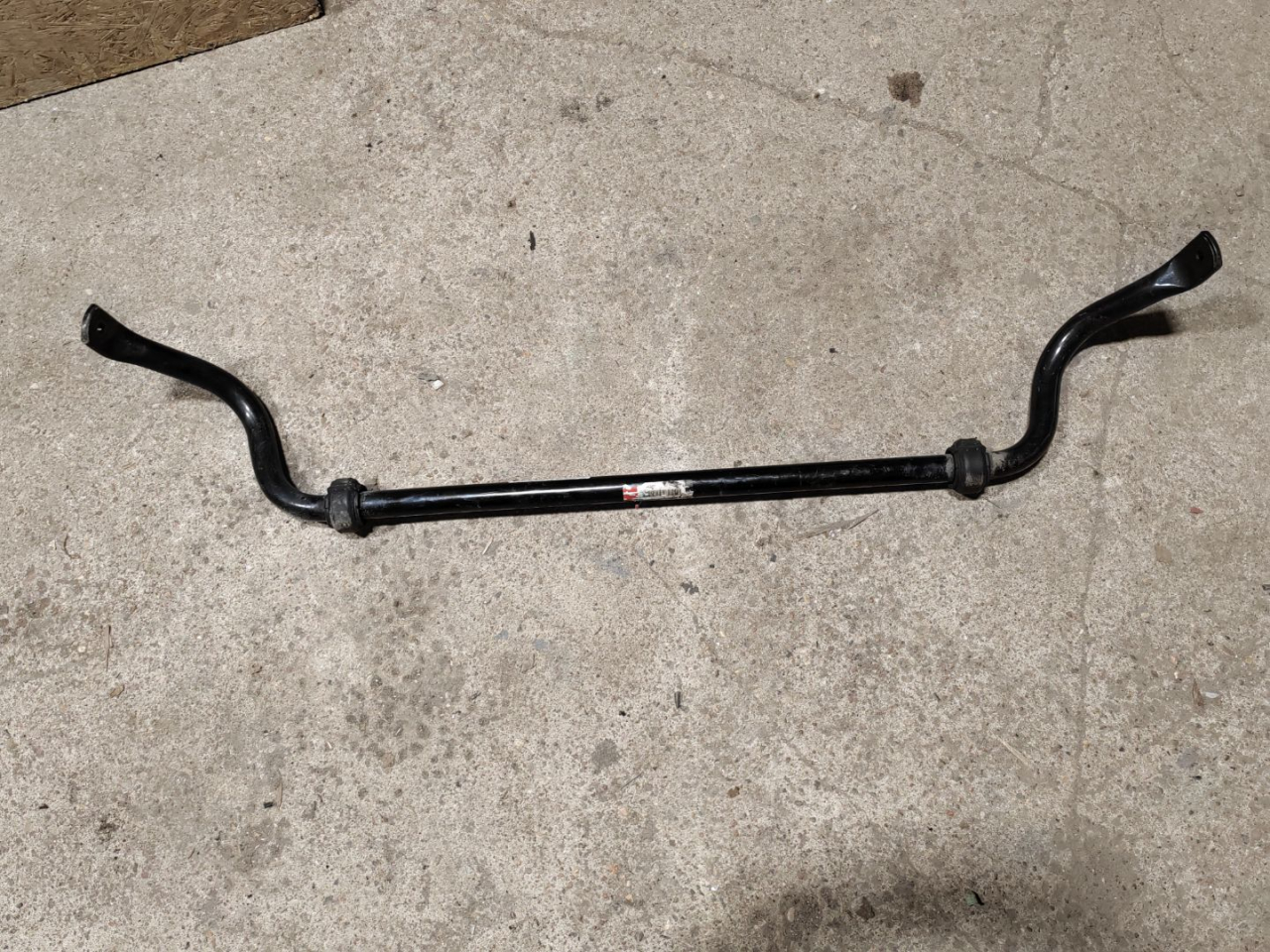 стабилизатор подвески передний Volkswagen Touareg 3 поколение 2019, 3.0 л., дизель, 4M0411305A - фото №1