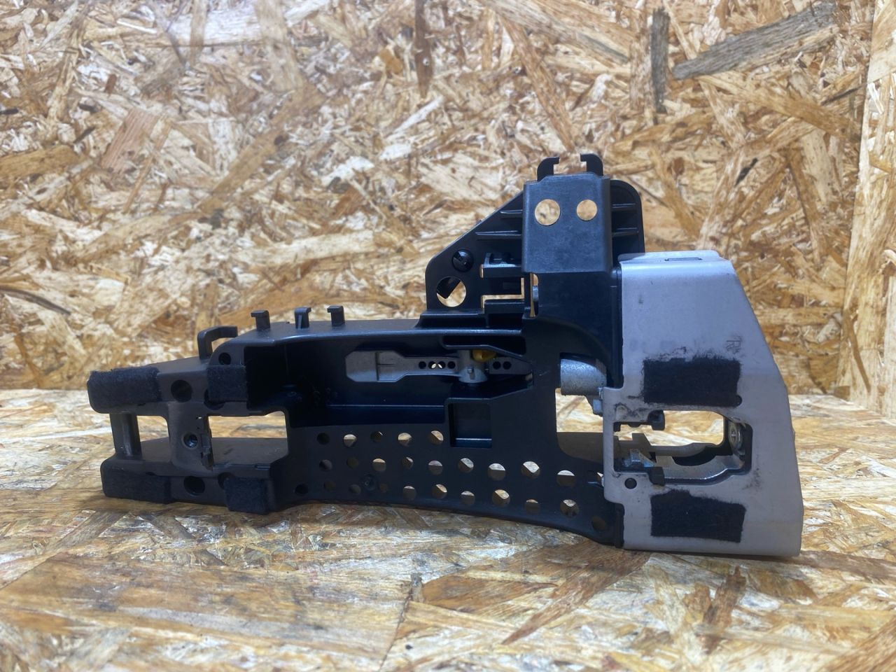 скелет ручки двери передней правой Audi Q7 4M 2016, 3.0 л., дизель, 4M0837886A - фото №1